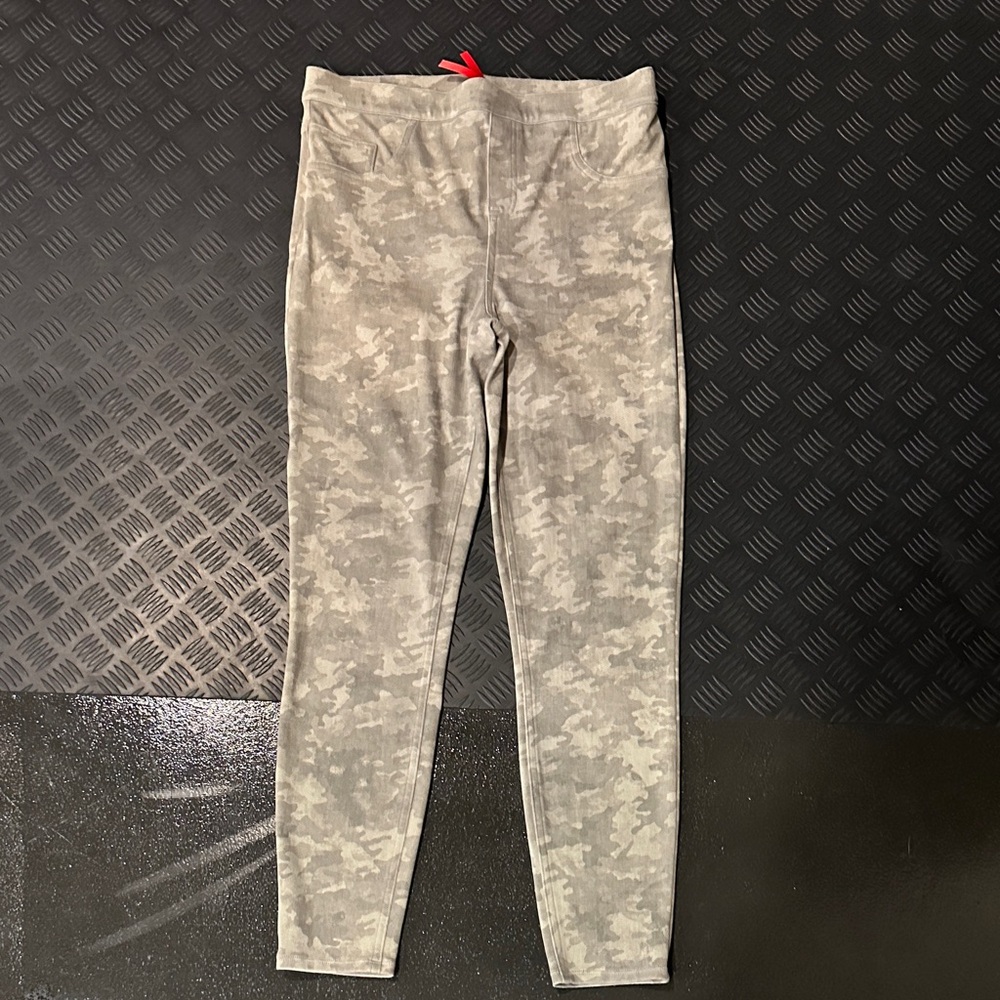 SPANX Gray Camouflage Leggings